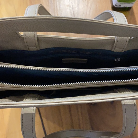 Matt & Nat Tote - Picture 3 of 6